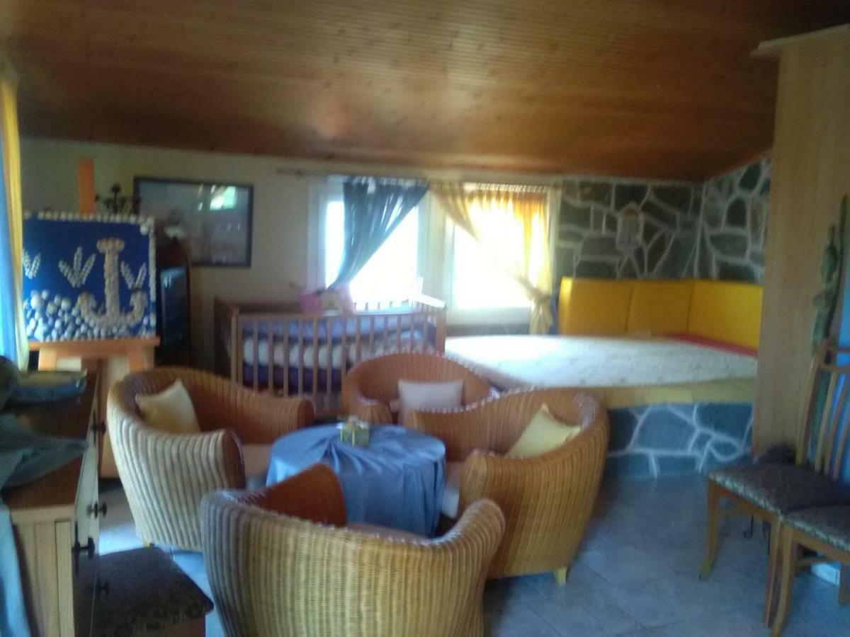 ניאה פלאגיה Villa Julia מראה חיצוני תמונה